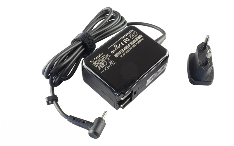12V 1.5A 18W AC Adaptor for Acer Iconia A100 A200 A500 A501 – Angled front – 3 sides visible