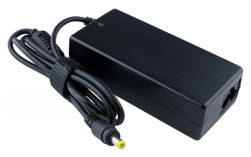 18.5V 3.5A 65W AC Adaptor for HP 510 530 Pavilion DV1000 DV2000 DV6000 HP Compaq NX6110 6720S (P/N:  384019-001 412786-001 519329-002 609939-001) – Angled front – 3 sides visible