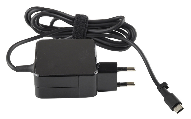 Portable USB-C Charger for ASUS, HP and Lenovo Laptops (45W) – Angled front – 3 sides visible